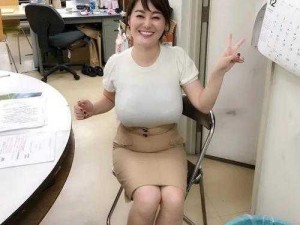 日本爆乳巨乳视频，你懂的